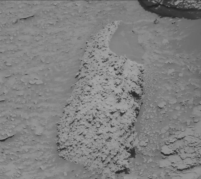 Sol 3814: Mast Camera (Mastcam)