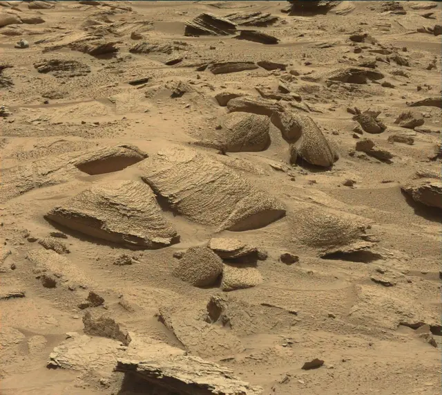 Sol 3815: Mast Camera (Mastcam)