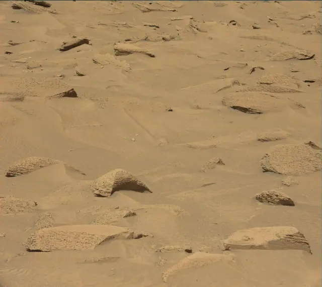 Sol 3815: Mast Camera (Mastcam)