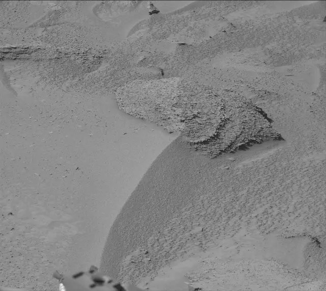 Sol 3815: Mast Camera (Mastcam)