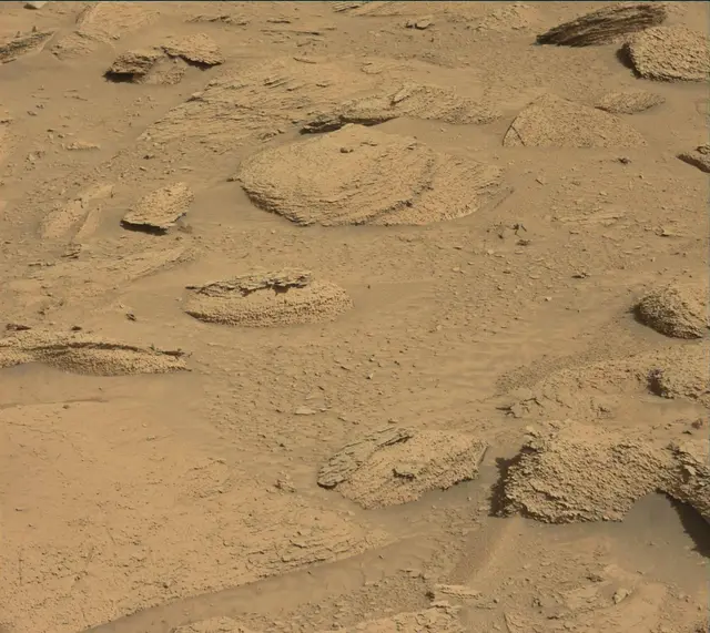 Sol 3815: Mast Camera (Mastcam)