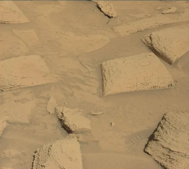 Sol 3815: Mast Camera (Mastcam)
