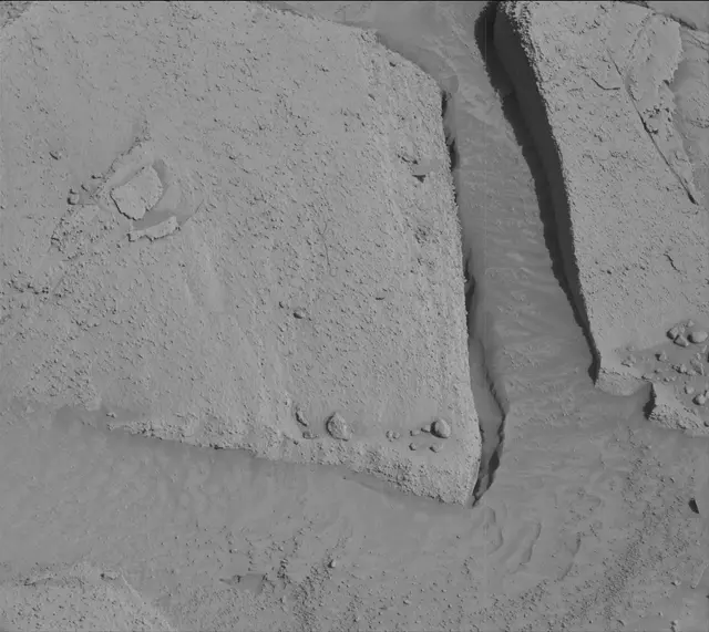 Sol 3815: Mast Camera (Mastcam)