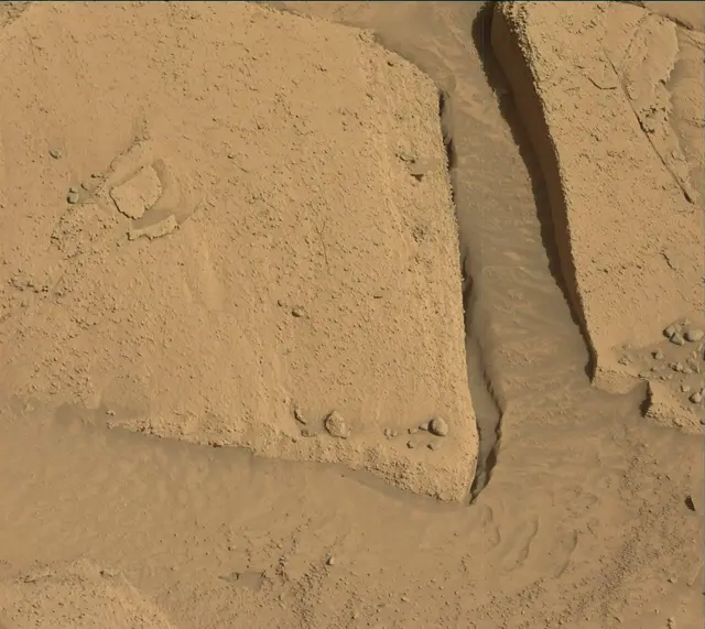 Sol 3815: Mast Camera (Mastcam)