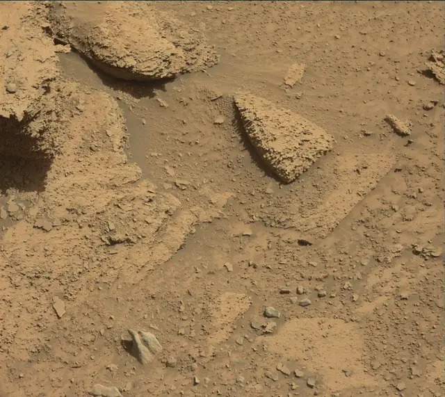 Sol 3815: Mast Camera (Mastcam)