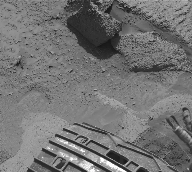 Sol 3815: Mast Camera (Mastcam)