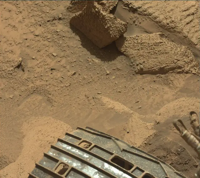 Sol 3815: Mast Camera (Mastcam)
