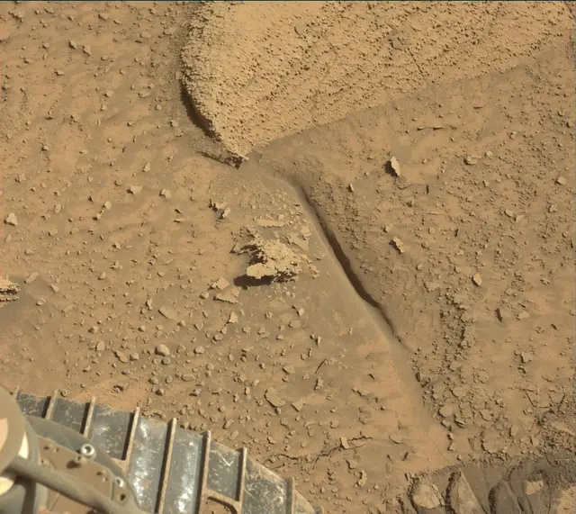 Sol 3815: Mast Camera (Mastcam)