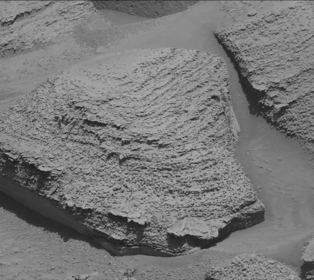 Sol 3815: Mast Camera (Mastcam)