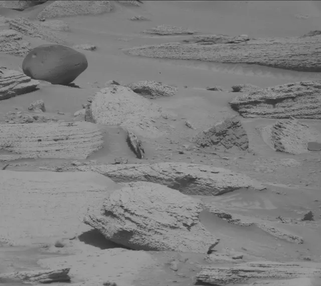 Sol 3815: Mast Camera (Mastcam)