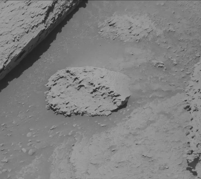 Sol 3817: Mast Camera (Mastcam)