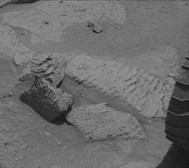 Sol 3818: Mast Camera (Mastcam)