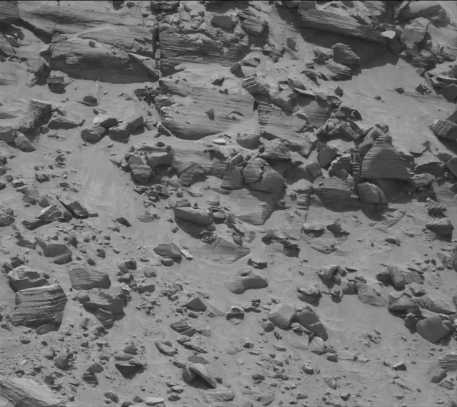 Sol 3819: Mast Camera (Mastcam)