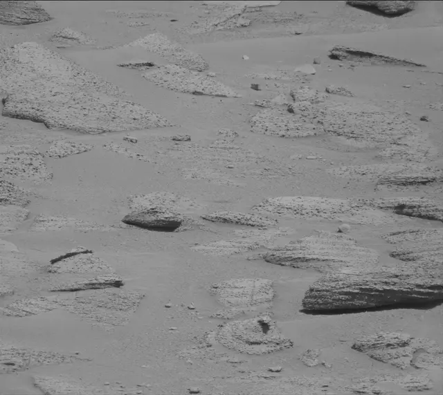 Sol 3822: Mast Camera (Mastcam)