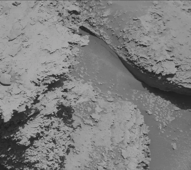 Sol 3824: Mast Camera (Mastcam)