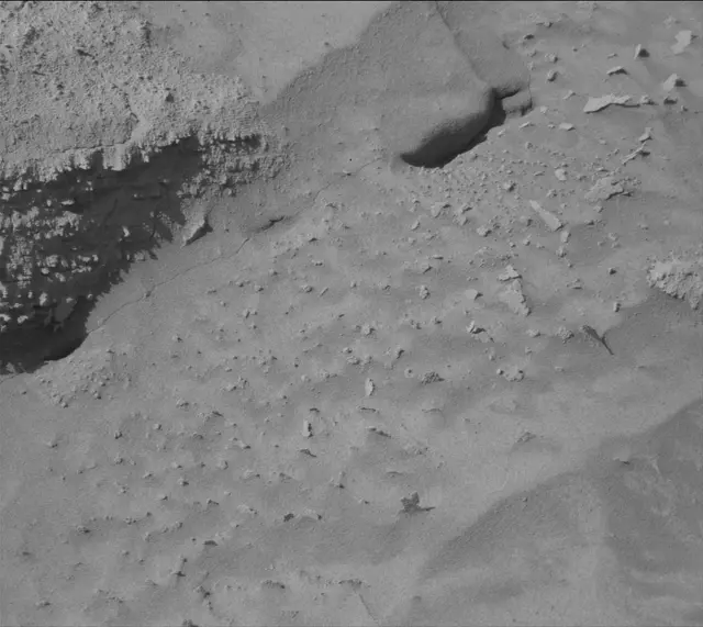 Sol 3830: Mast Camera (Mastcam)