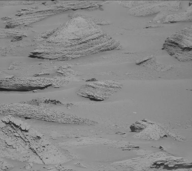 Sol 3831: Mast Camera (Mastcam)