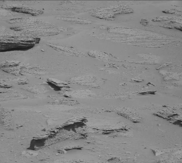 Sol 3831: Mast Camera (Mastcam)