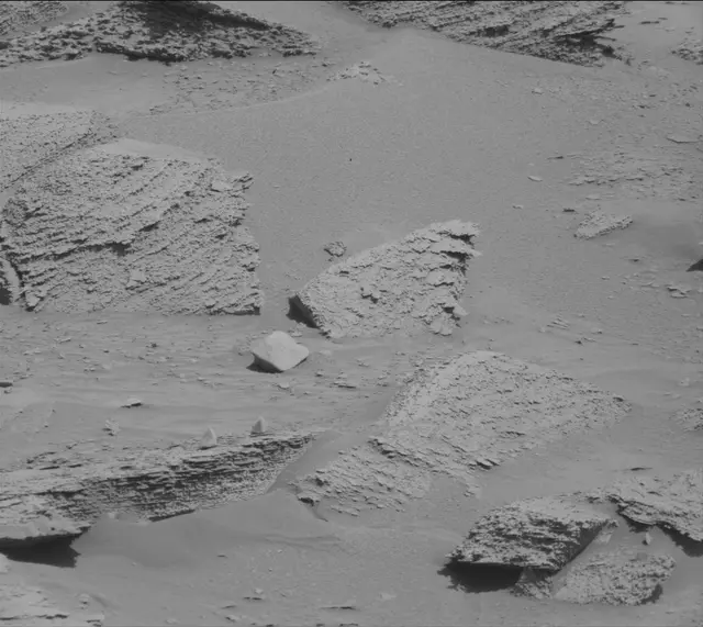 Sol 3831: Mast Camera (Mastcam)