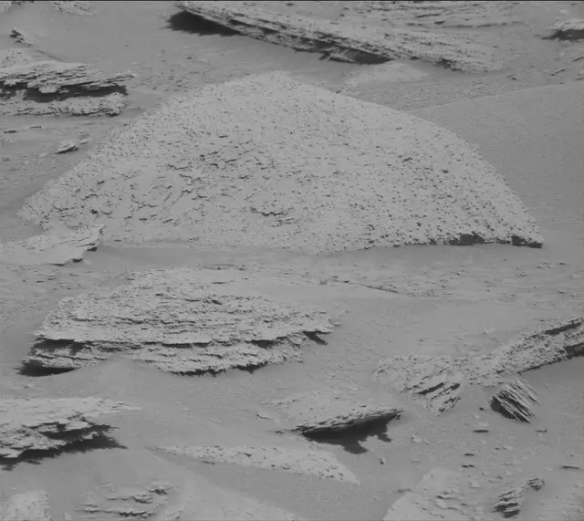 Sol 3831: Mast Camera (Mastcam)