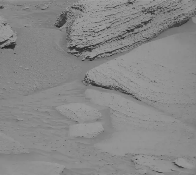 Sol 3831: Mast Camera (Mastcam)