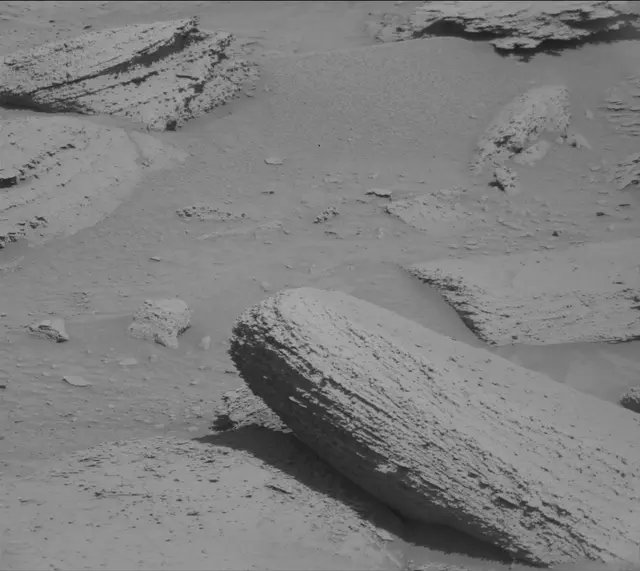 Sol 3831: Mast Camera (Mastcam)