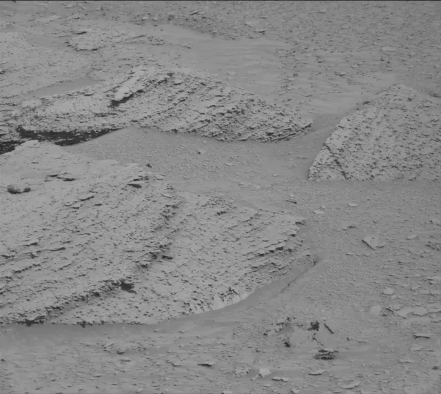 Sol 3831: Mast Camera (Mastcam)