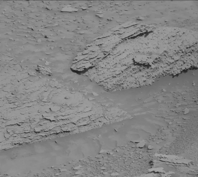 Sol 3831: Mast Camera (Mastcam)