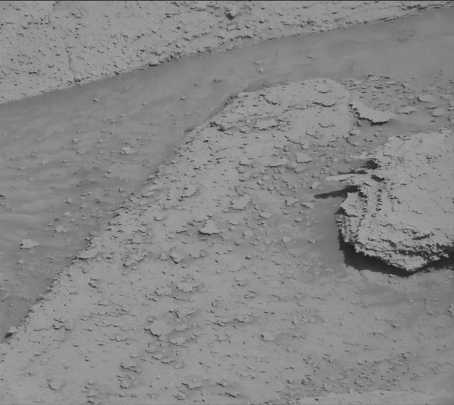 Sol 3831: Mast Camera (Mastcam)