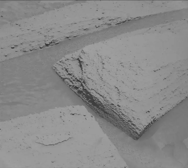 Sol 3831: Mast Camera (Mastcam)