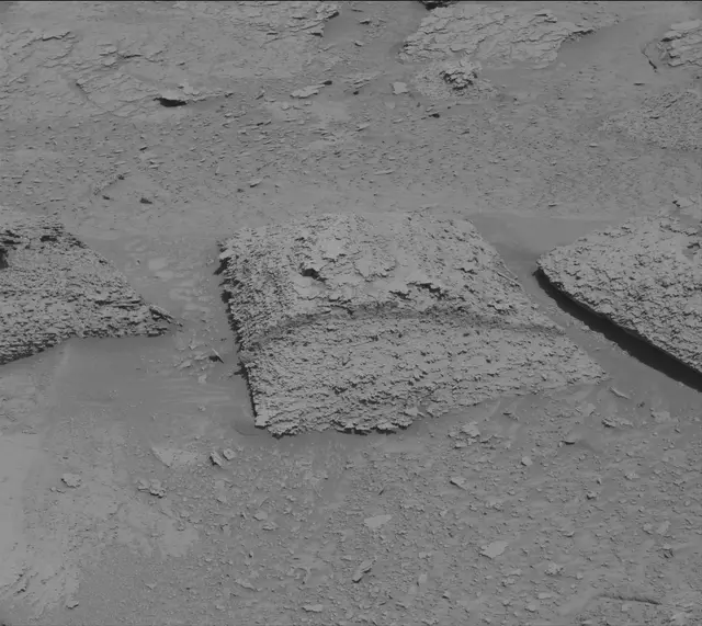 Sol 3832: Mast Camera (Mastcam)
