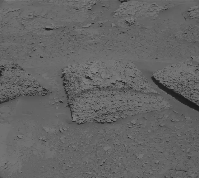 Sol 3832: Mast Camera (Mastcam)