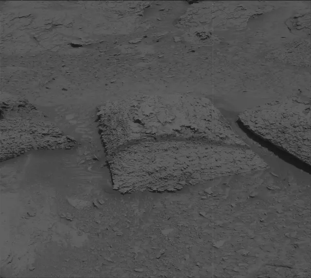 Sol 3832: Mast Camera (Mastcam)