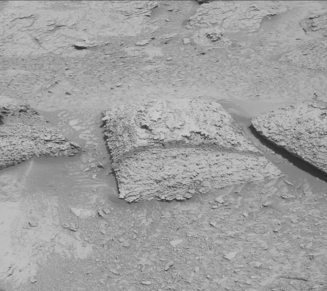 Sol 3832: Mast Camera (Mastcam)