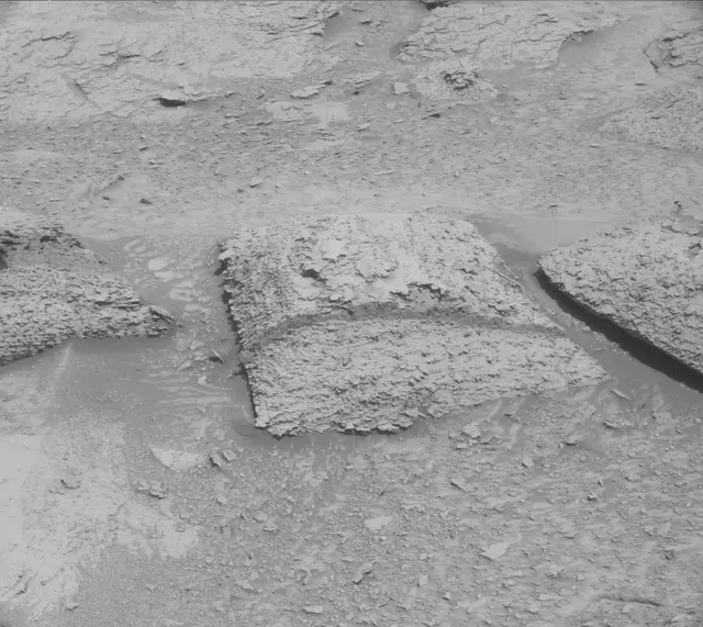 Sol 3832: Mast Camera (Mastcam)
