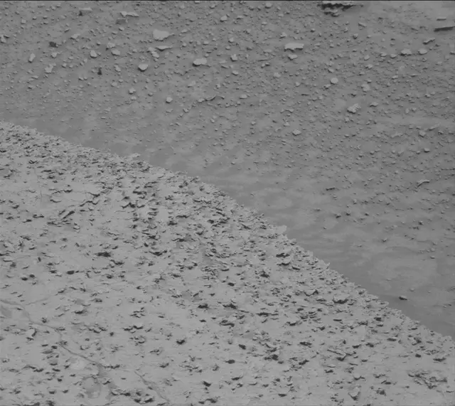 Sol 3834: Mast Camera (Mastcam)