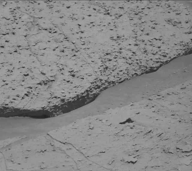 Sol 3834: Mast Camera (Mastcam)