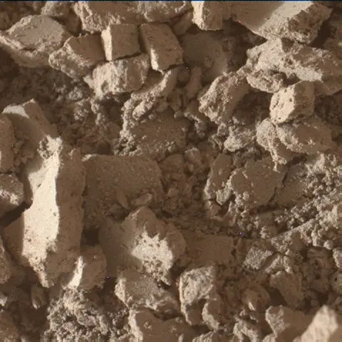 Sol 3834: Mars Hand Lens Imager (MAHLI)
