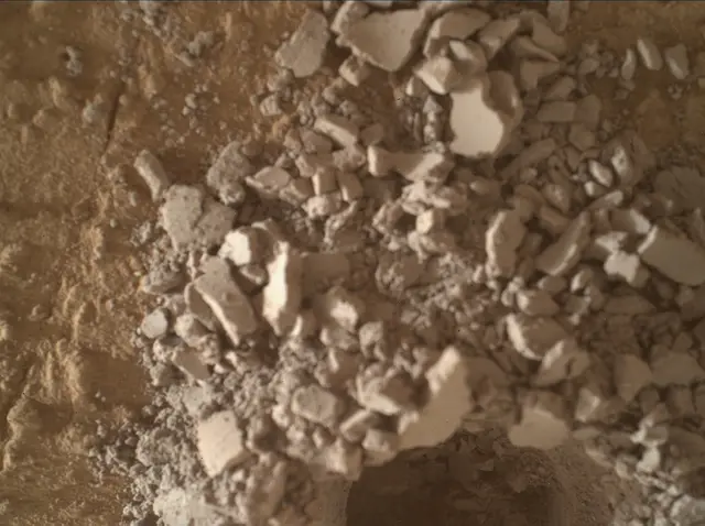 Sol 3834: Mars Hand Lens Imager (MAHLI)
