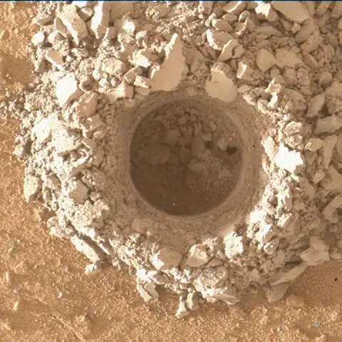 Sol 3834: Mars Hand Lens Imager (MAHLI)