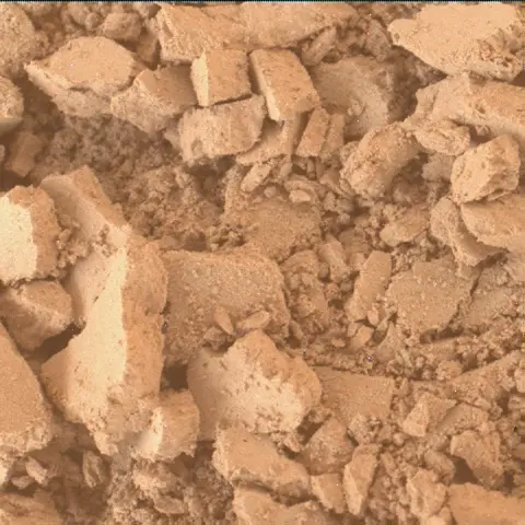 Sol 3835: Mars Hand Lens Imager (MAHLI)