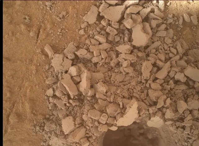 Sol 3835: Mars Hand Lens Imager (MAHLI)