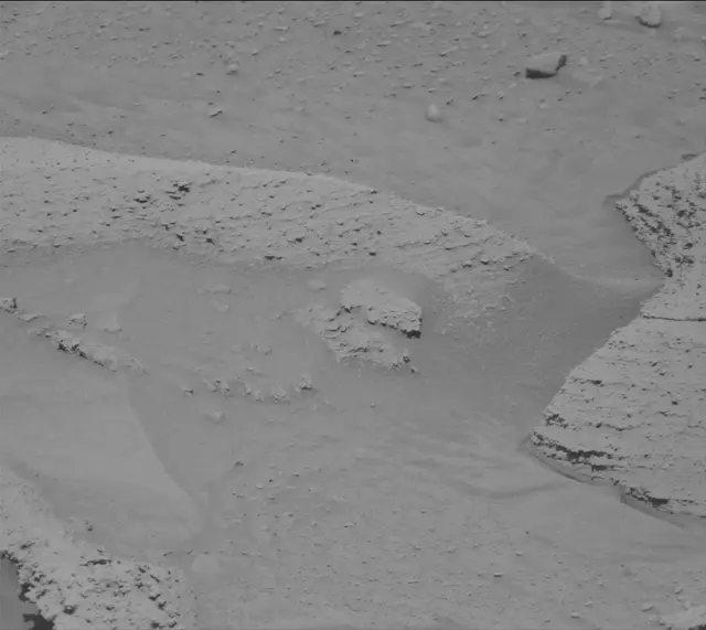 Sol 3838: Mast Camera (Mastcam)