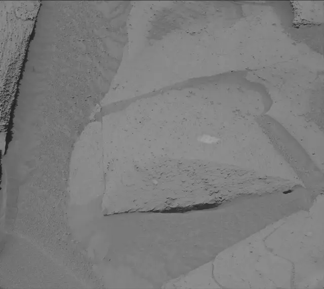 Sol 3839: Mast Camera (Mastcam)