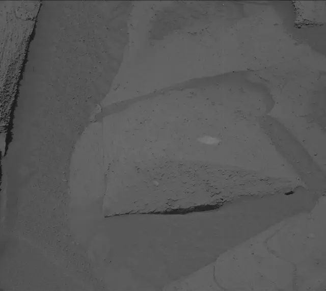 Sol 3839: Mast Camera (Mastcam)
