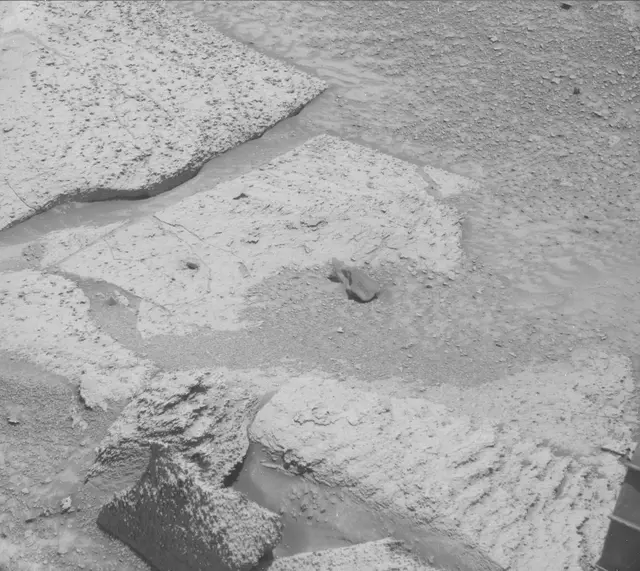 Sol 3839: Mast Camera (Mastcam)