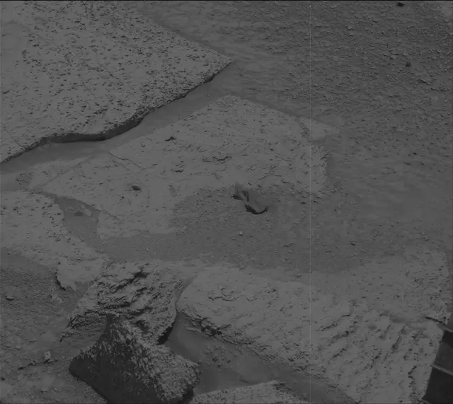 Sol 3839: Mast Camera (Mastcam)