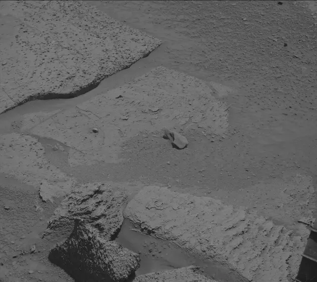 Sol 3839: Mast Camera (Mastcam)