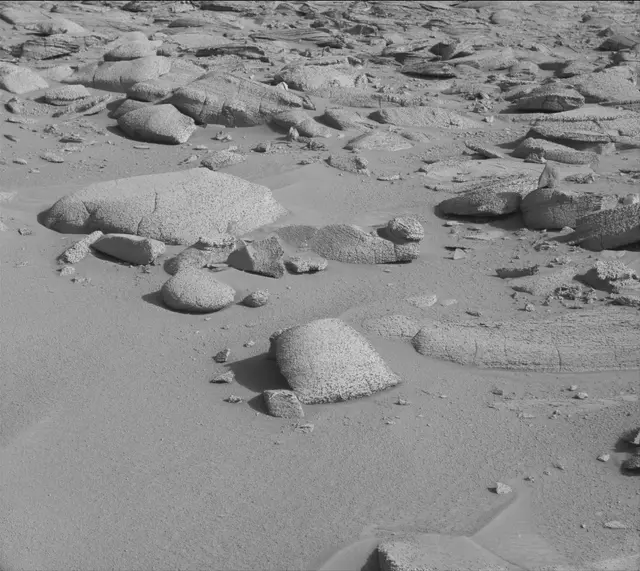 Sol 3839: Mast Camera (Mastcam)