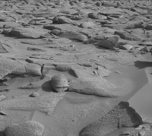 Sol 3839: Mast Camera (Mastcam)